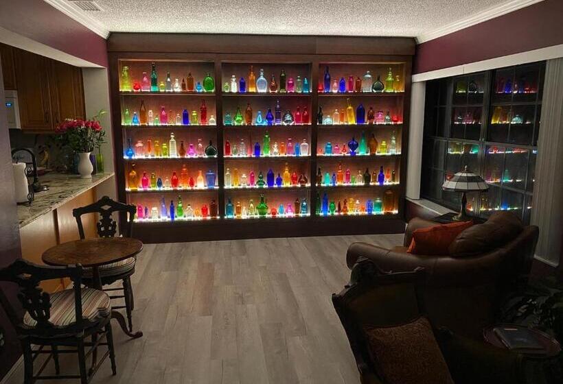 مبيت وإفطار Phantom History House