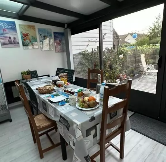 Aamiaismajoitus (B&B) Villa Les Buissonets