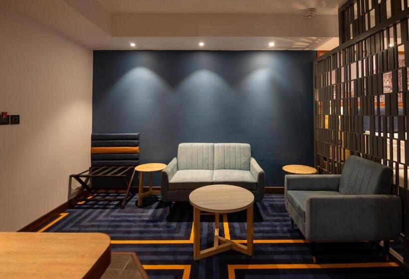 Hotel Holiday Inn Express & Suites Jaipur Gopalpura