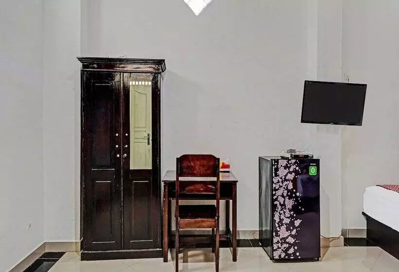 ホテル Oyo 91984 Taufik Kost Syariah