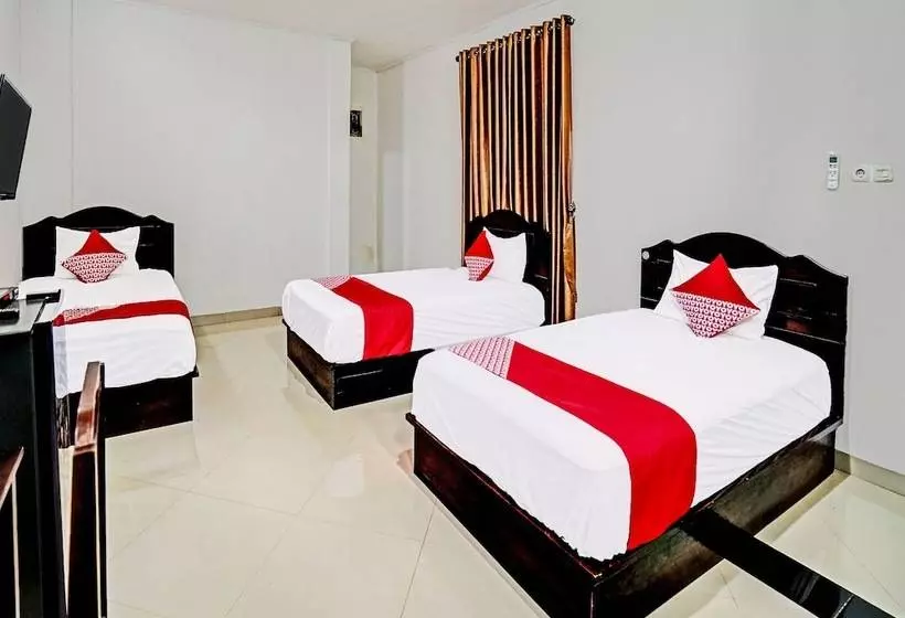 ホテル Oyo 91984 Taufik Kost Syariah