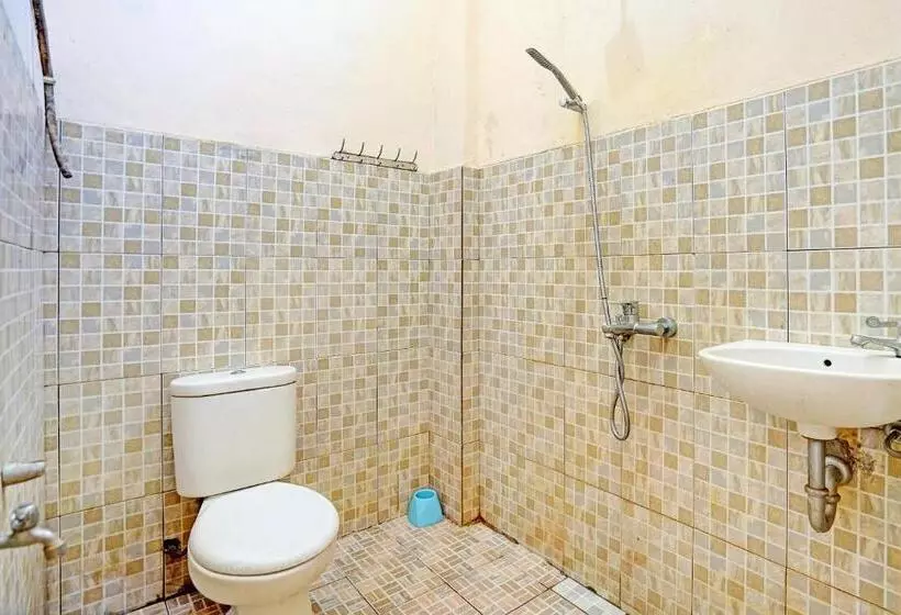 ホテル Oyo 91984 Taufik Kost Syariah