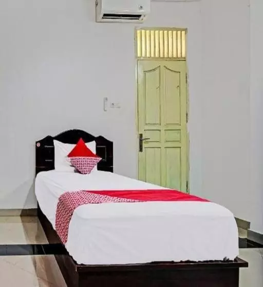 ホテル Oyo 91984 Taufik Kost Syariah