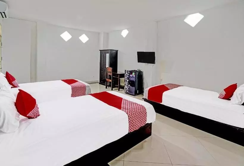 ホテル Oyo 91984 Taufik Kost Syariah