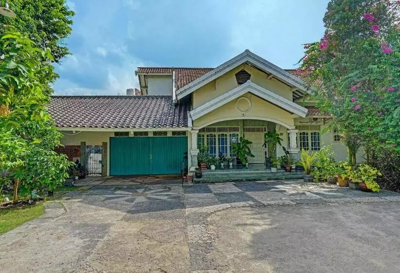 ホテル Oyo 91984 Taufik Kost Syariah