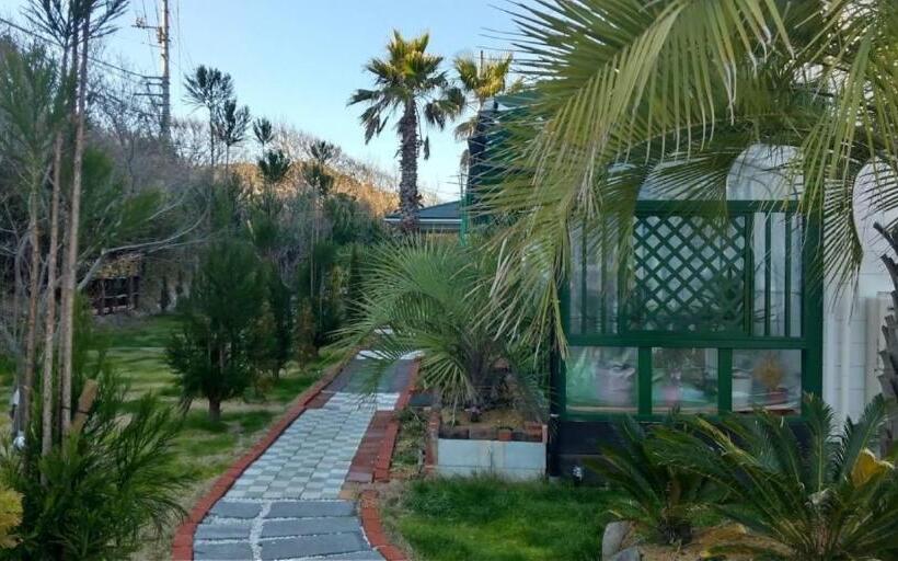 בית מלון כפרי Pension Le Passage   Vacation Stay 11300v