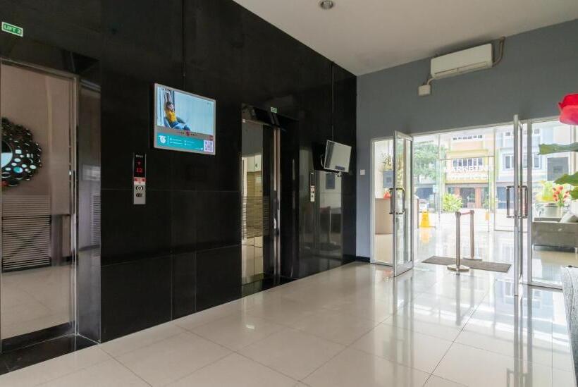 בית מלון כפרי Redliving Apartemen Gunung Putri   Sirooms