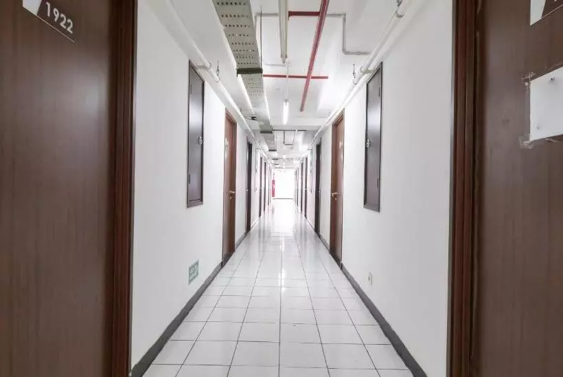 Hotelli Redliving Apartemen Gunung Putri   Sirooms