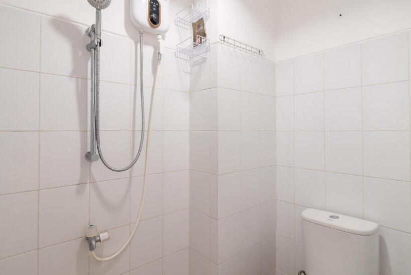 בית מלון כפרי Redliving Apartemen Gunung Putri   Sirooms