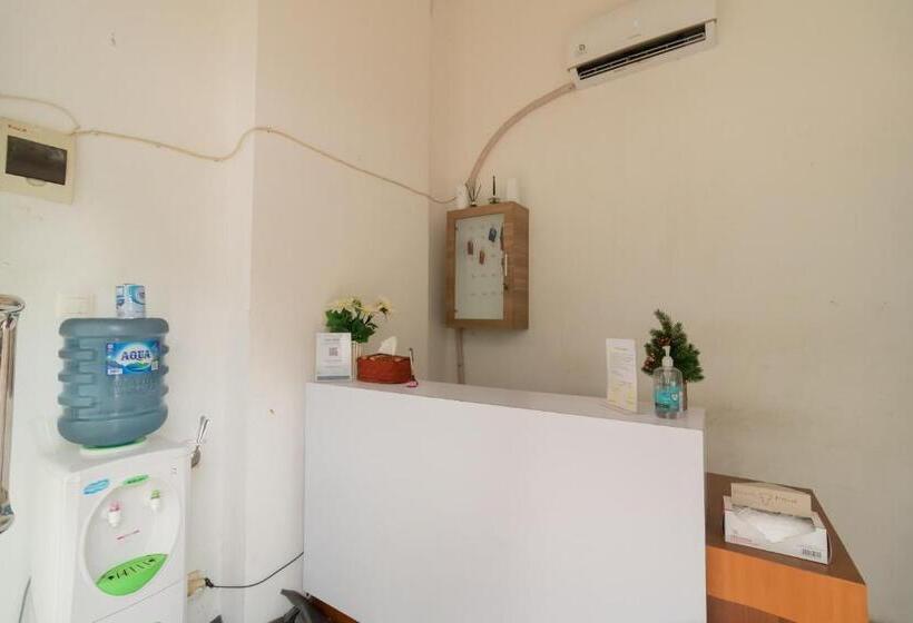 בית מלון כפרי Redliving Apartemen Gunung Putri   Sirooms