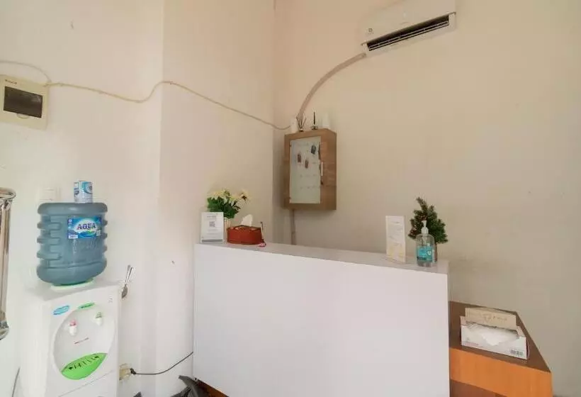 Hotelli Redliving Apartemen Gunung Putri   Sirooms