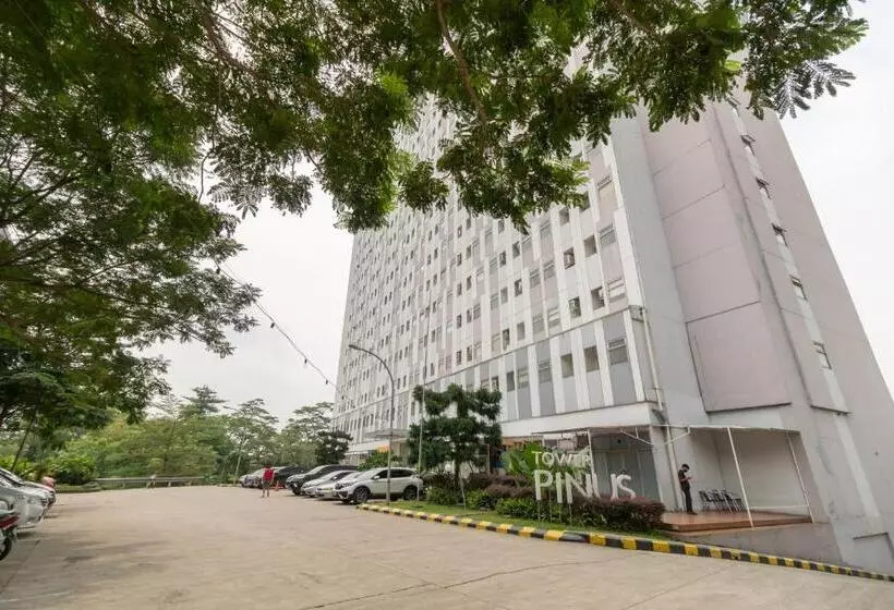 Hotelli Redliving Apartemen Gunung Putri   Sirooms