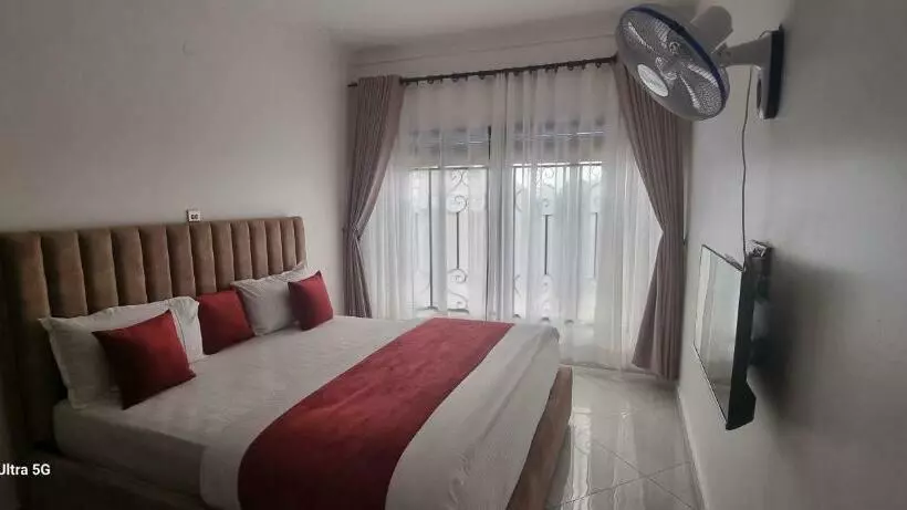 هتل Saffron Beach Bistro & Cottages