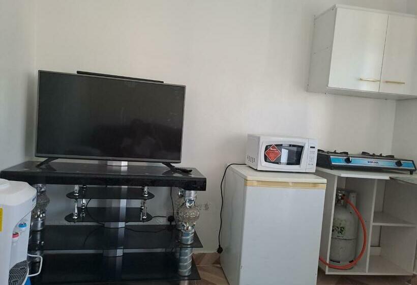 پانسیون Cates Place Lanet