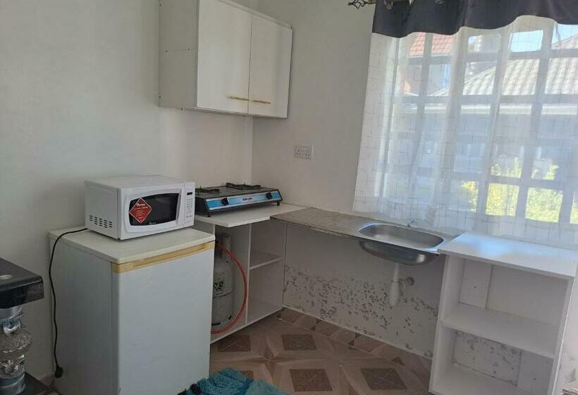 پانسیون Cates Place Lanet