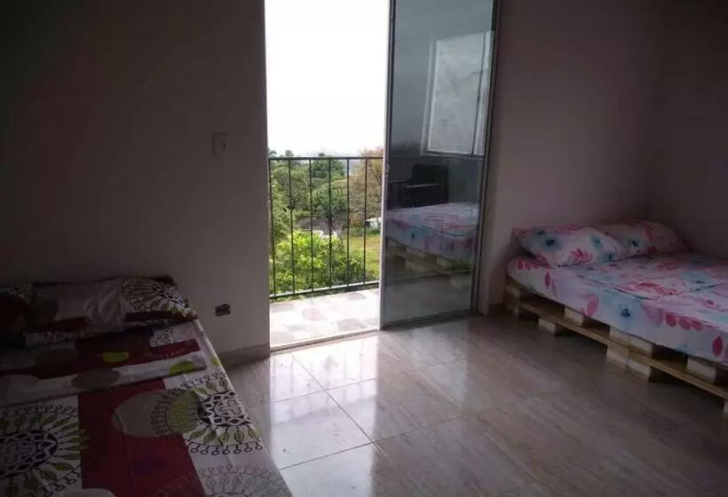 ペンション El Mirador De Ana