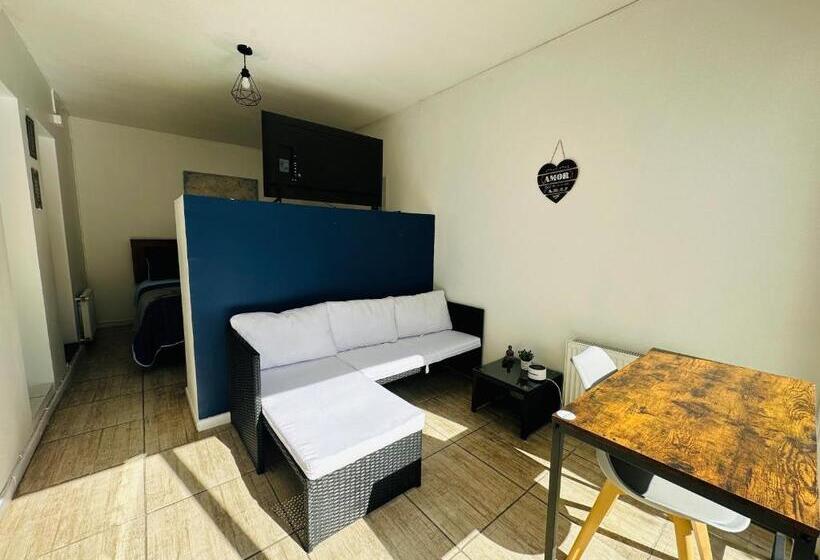 پانسیون Maktvb Europa Hostal Boutique