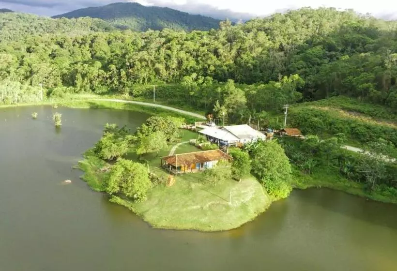 Retkeilymaja Lago 7 Cores