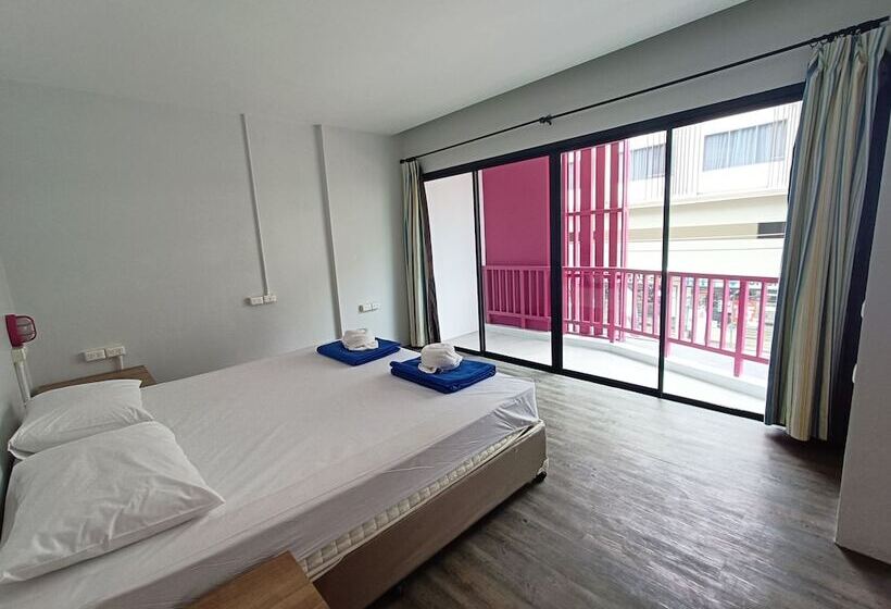 Szálló Slumber Party Surf Kata Phuket