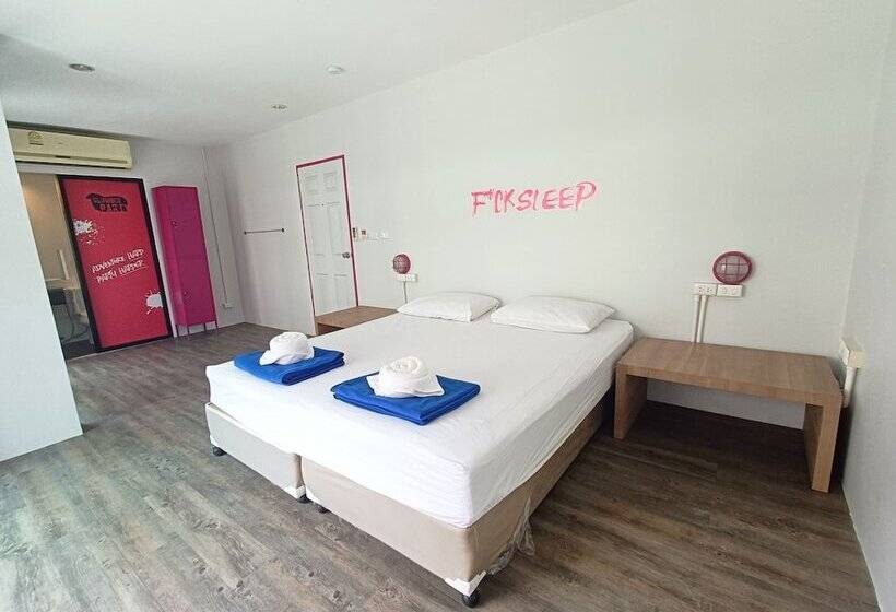 Szálló Slumber Party Surf Kata Phuket