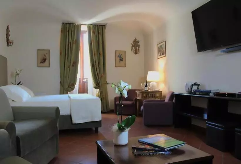 تختخواب و صبحانه Dimora Conte Cavour