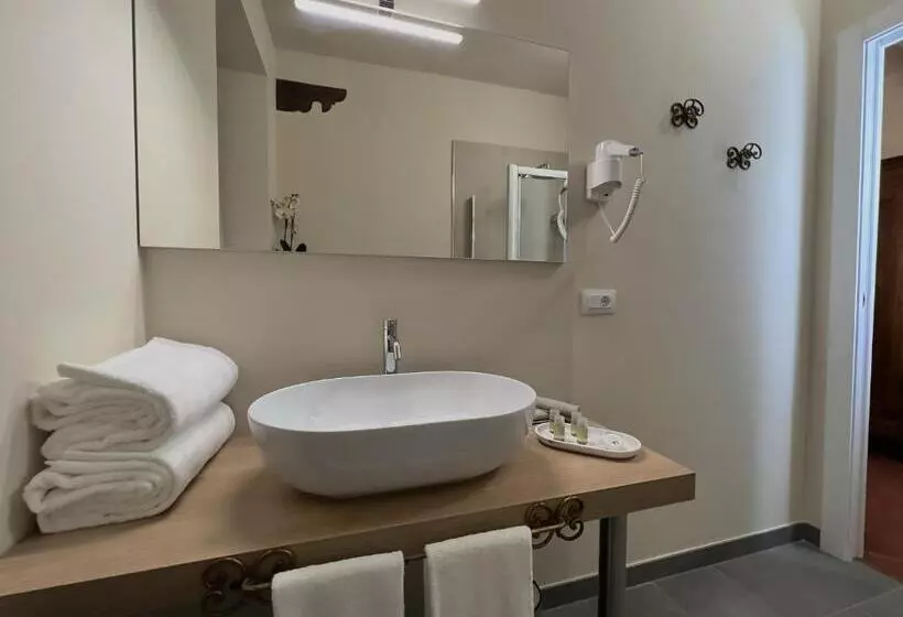 تختخواب و صبحانه Dimora Conte Cavour