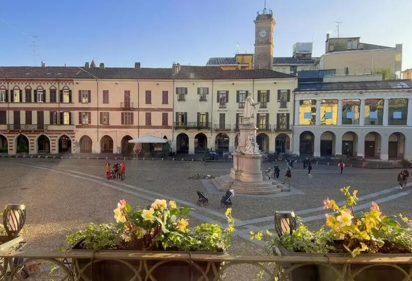 تختخواب و صبحانه Dimora Conte Cavour