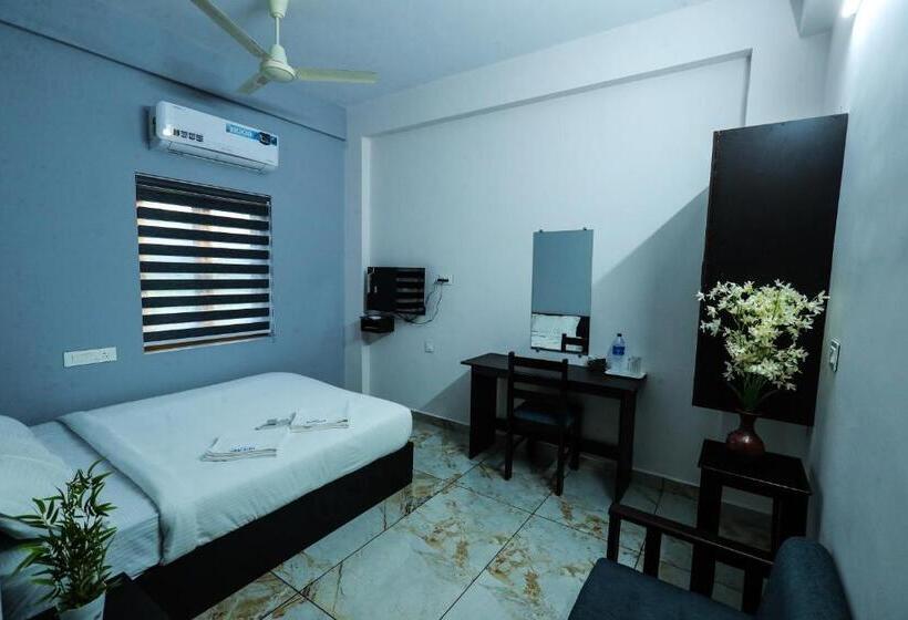 בית מלון כפרי Aldora Airport Residency