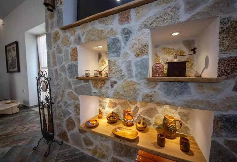 ホテル Gle Alb Agrotourism