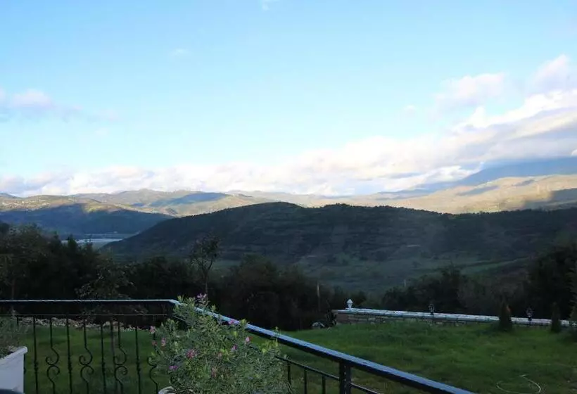 ホテル Gle Alb Agrotourism