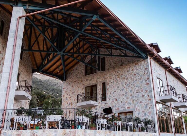 هتل Gle Alb Agrotourism