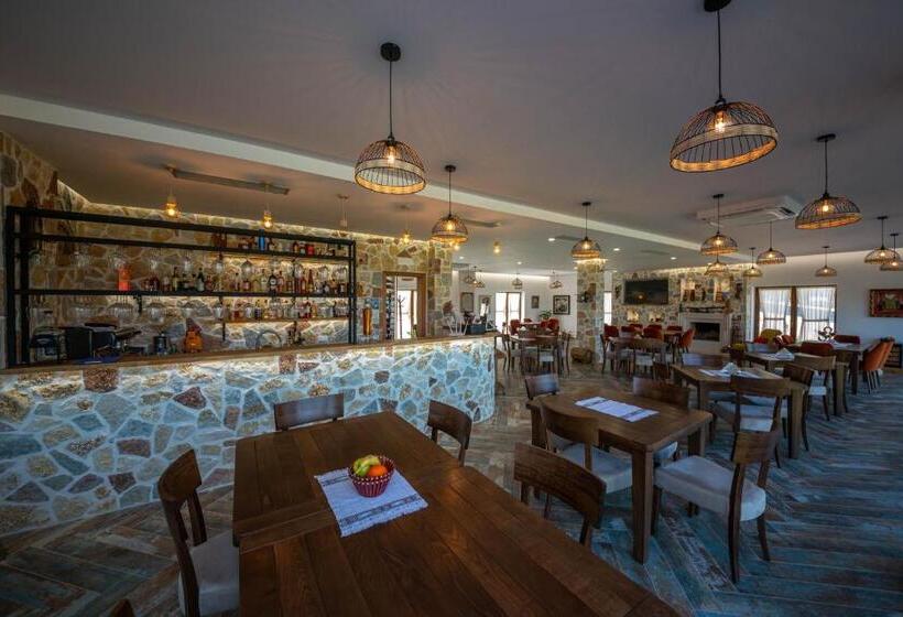 هتل Gle Alb Agrotourism