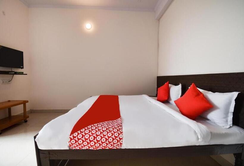 בית מלון כפרי Flagship Ekta Palace