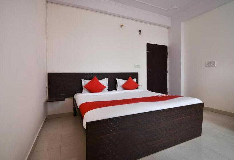 בית מלון כפרי Flagship Ekta Palace