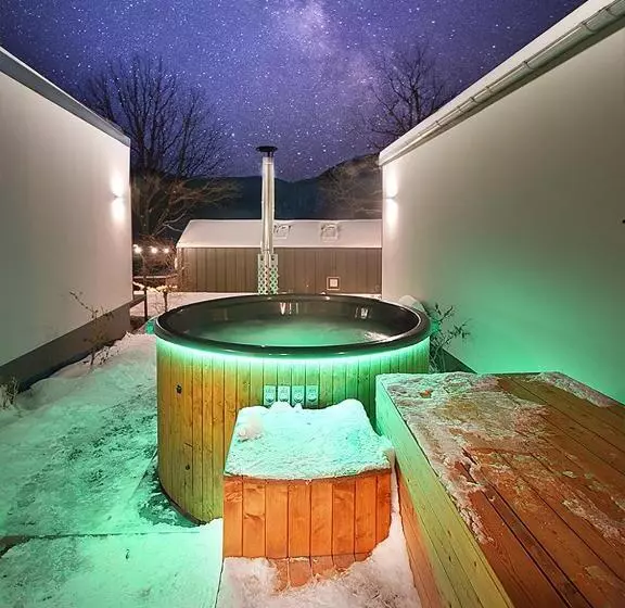 ホテル Kub House Village