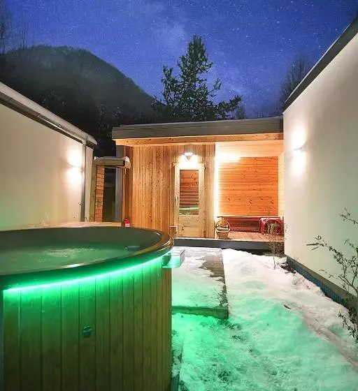 ホテル Kub House Village