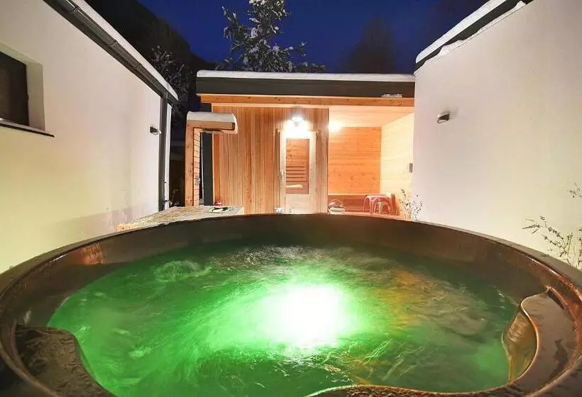 ホテル Kub House Village