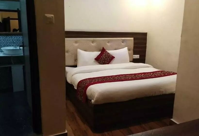 Hotelli Mountain Zest Simla Royale Near Mall Road Free Pickup From Railway Station Simla