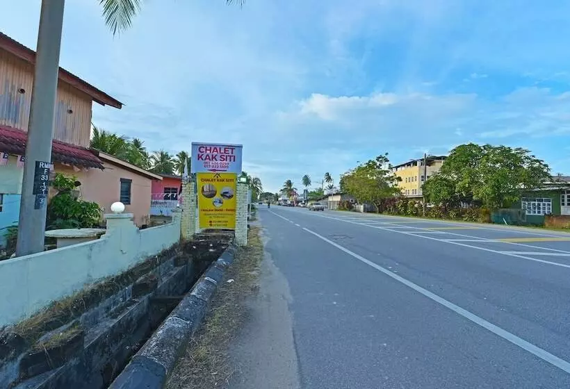 Hotelli Oyo 90689 Chalet Kak Siti