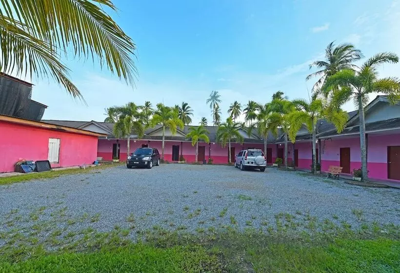 Hotelli Oyo 90689 Chalet Kak Siti