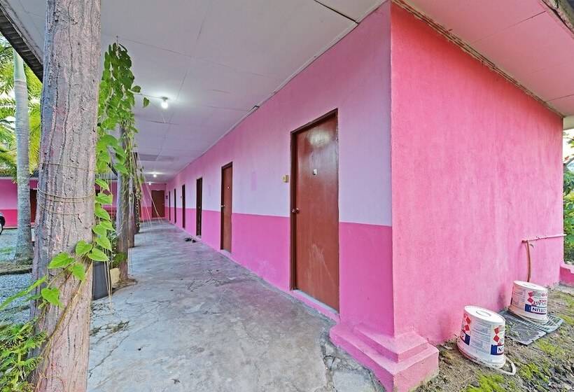 호텔 Oyo 90689 Chalet Kak Siti