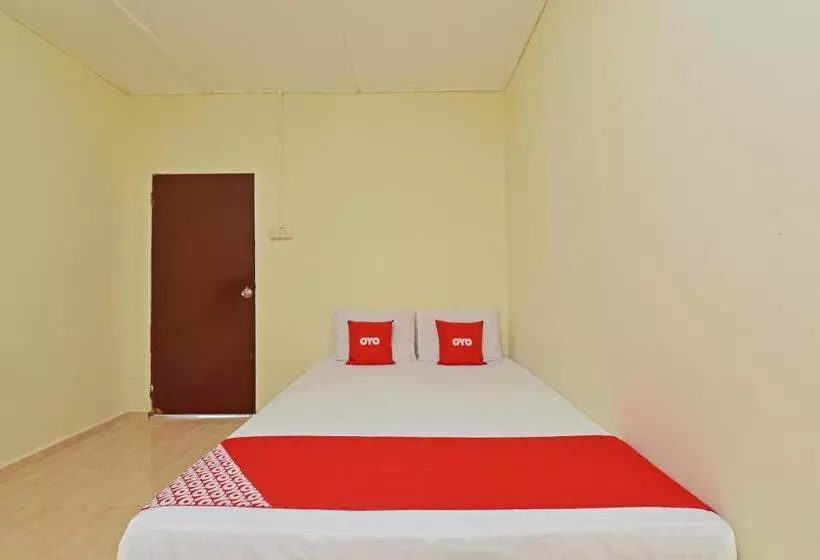 Hotelli Oyo 90689 Chalet Kak Siti