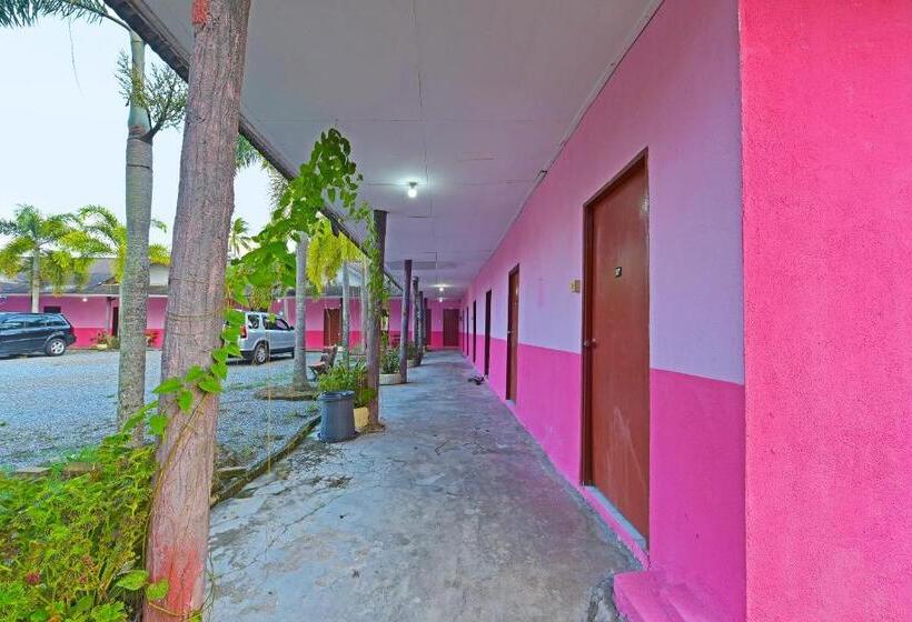 호텔 Oyo 90689 Chalet Kak Siti