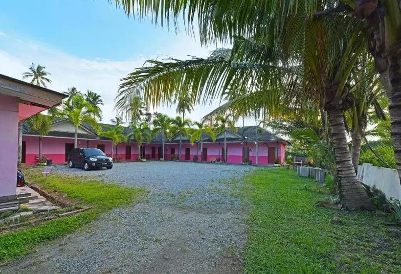 Hotelli Oyo 90689 Chalet Kak Siti