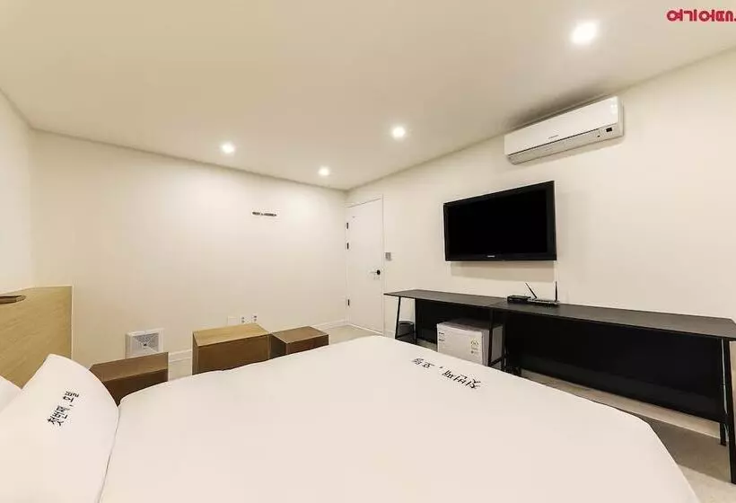 ホテル Gwangju Chungjang Ro Hotle The First Boutique