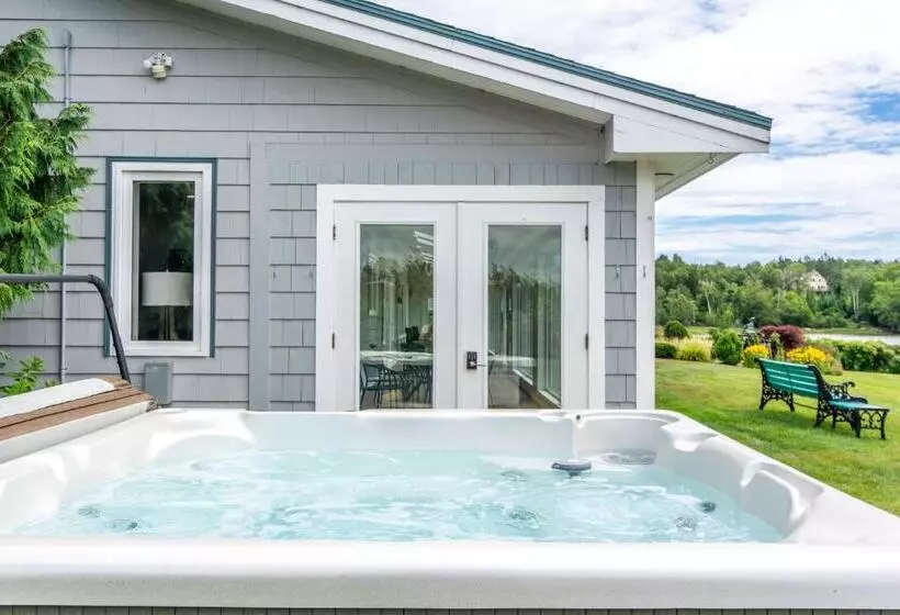 Majatalo Ocean Bay View Luxury Guesthouse