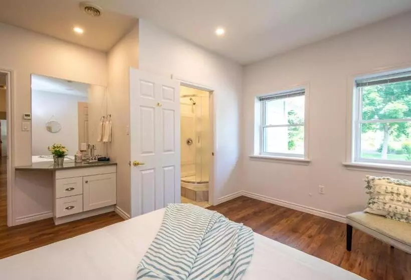 Majatalo Ocean Bay View Luxury Guesthouse