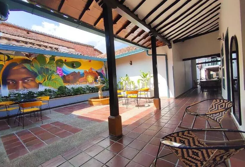 Majatalo Trip Monkey Girón