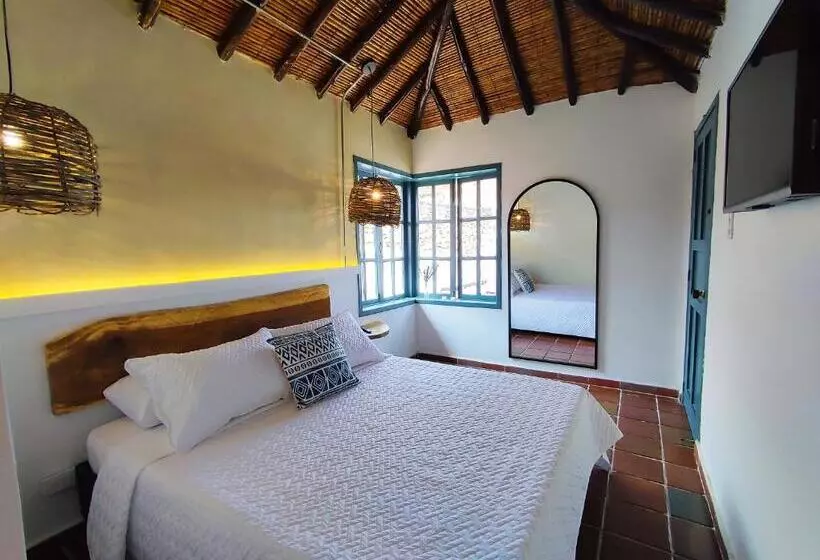 Majatalo Trip Monkey Girón