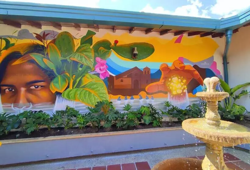 Majatalo Trip Monkey Girón